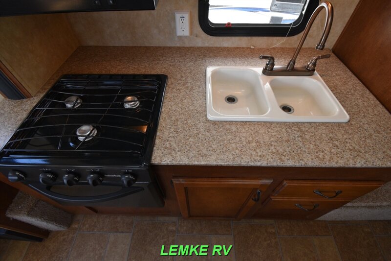 2013 Coachmen Catalina Santara 262RLS   - Photo 23 - Rocklin, CA 95677