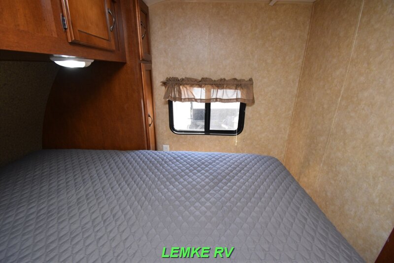 2013 Coachmen Catalina Santara 262RLS   - Photo 18 - Rocklin, CA 95677