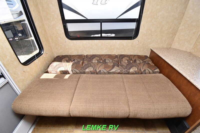 2013 Coachmen Catalina Santara 262RLS   - Photo 17 - Rocklin, CA 95677