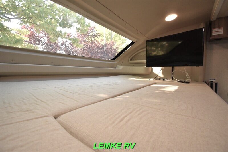 2019 Entegra Coach Odyssey 29V   - Photo 15 - Rocklin, CA 95677