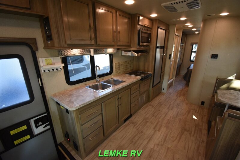 2019 Entegra Odyssey 29V   - Photo 18 - Rocklin, CA 95677
