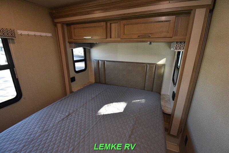 2019 Entegra Odyssey 29V   - Photo 19 - Rocklin, CA 95677