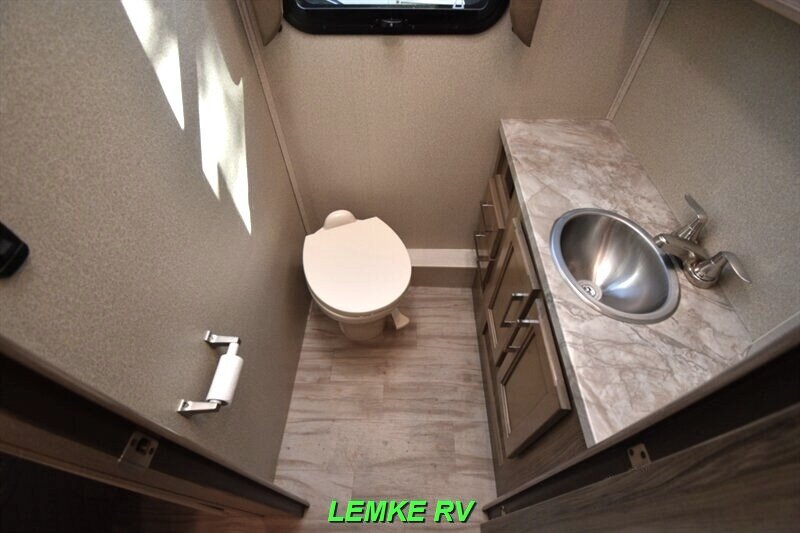 2019 Entegra Coach Odyssey 29V   - Photo 20 - Rocklin, CA 95677