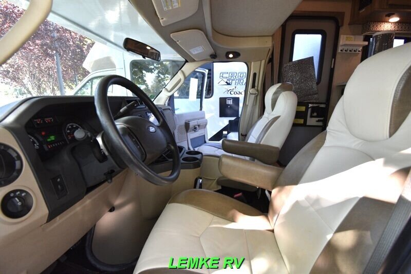 2019 Entegra Coach Odyssey 29V   - Photo 10 - Rocklin, CA 95677