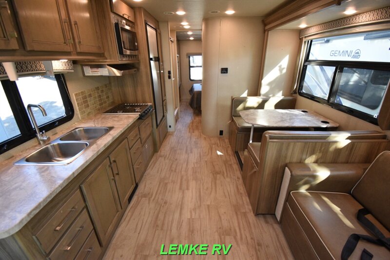 2019 Entegra Odyssey 29V   - Photo 2 - Rocklin, CA 95677