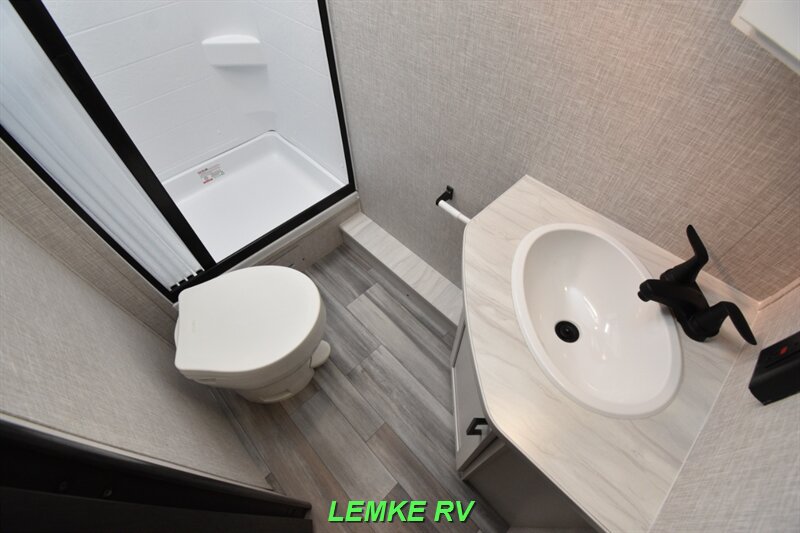 2024 Jayco Jay Feather 22BH   - Photo 19 - Rocklin, CA 95677