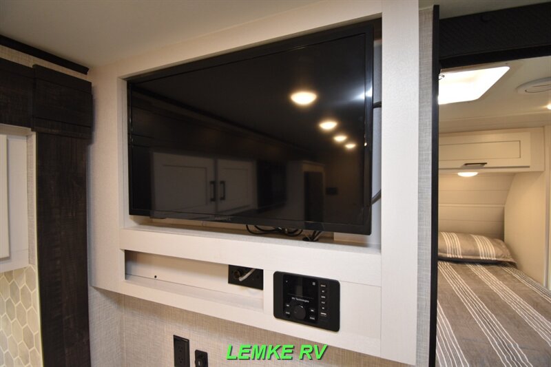 2024 Jayco Jay Feather 22BH   - Photo 22 - Rocklin, CA 95677