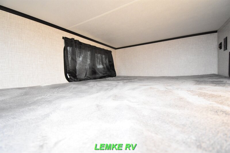 2024 Jayco Jay Feather 22BH   - Photo 15 - Rocklin, CA 95677