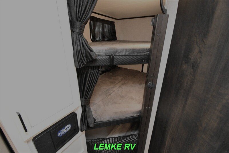 2024 Jayco Jay Feather 22BH   - Photo 14 - Rocklin, CA 95677