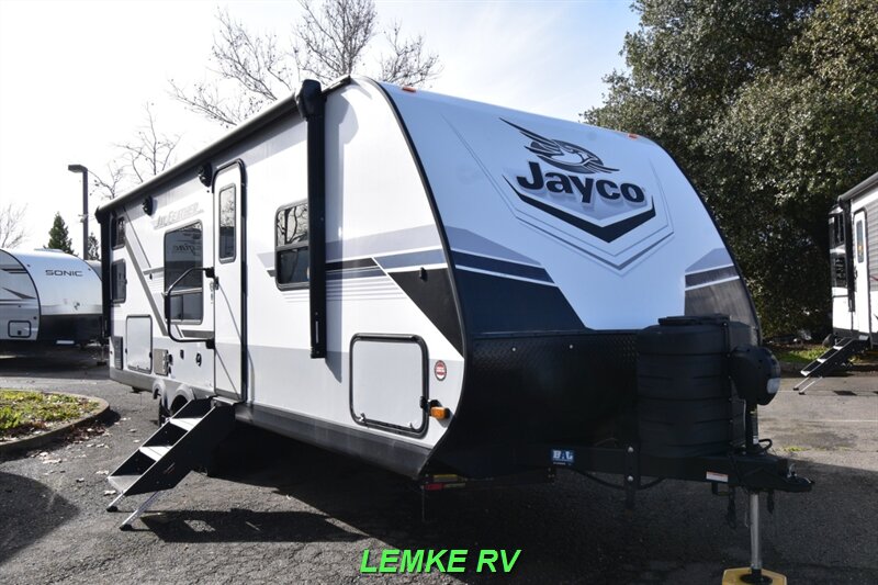 2024 Jayco Jay Feather 22BH  