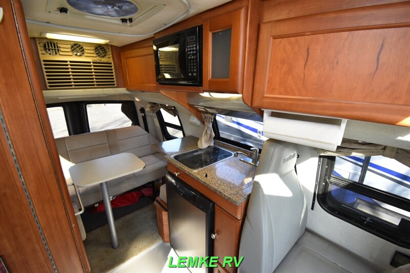 2010 Roadtrek 170 Versatile   - Photo 11 - Rocklin, CA 95677