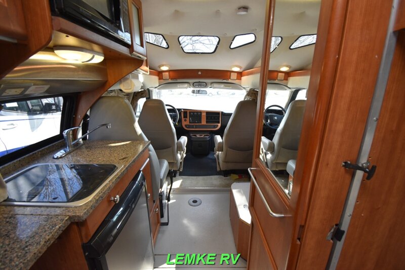 2010 Roadtrek 170 Versatile   - Photo 5 - Rocklin, CA 95677