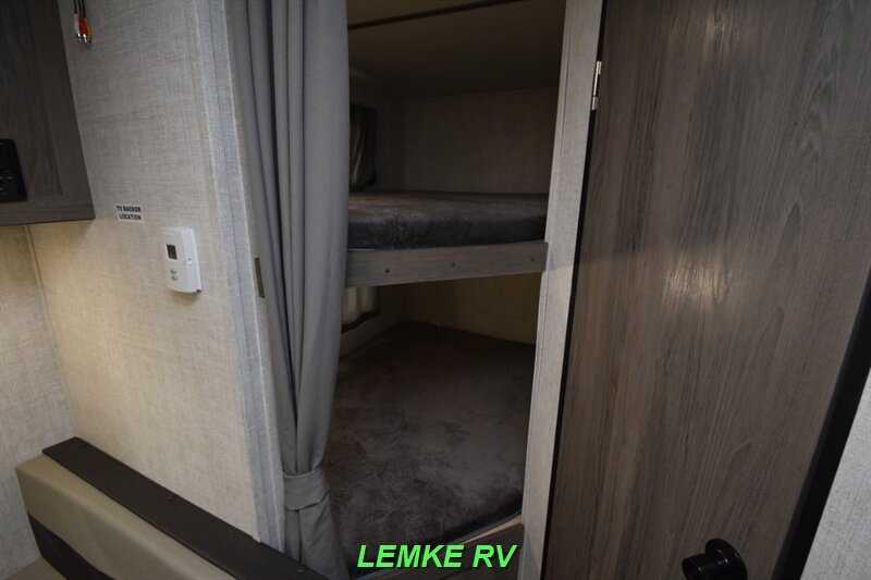 2022 Gulf Stream Enlighten 19BH   - Photo 16 - Rocklin, CA 95677
