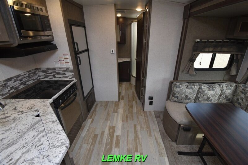 2017 Forest River Surveyor 243RBS   - Photo 5 - Rocklin, CA 95677