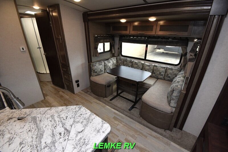 2017 Forest River Surveyor 243RBS   - Photo 11 - Rocklin, CA 95677