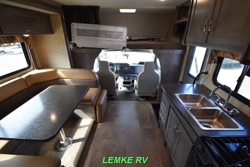 2017 Winnebago Minnie Winnie 26A   - Photo 5 - Rocklin, CA 95677