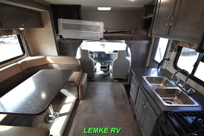 2017 Winnebago Minnie Winnie 26A   - Photo 5 - Rocklin, CA 95677