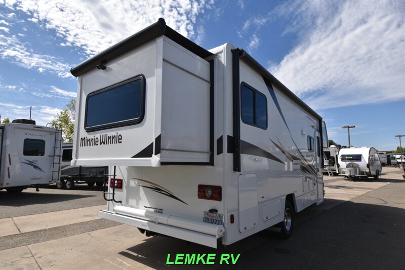 2017 Winnebago Minnie Winnie 26A   - Photo 9 - Rocklin, CA 95677