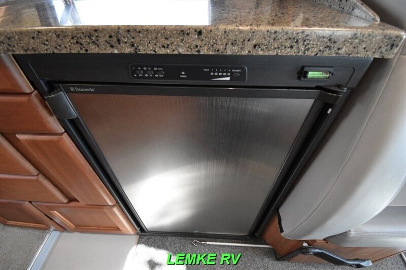 2009 Roadtrek 210 Versatile   - Photo 13 - Rocklin, CA 95677