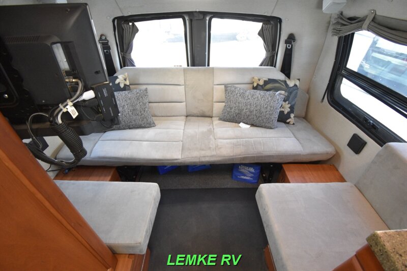 2009 Roadtrek Versatile 210   - Photo 19 - Rocklin, CA 95677