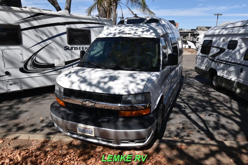 2009 Roadtrek Versatile 210   - Photo 6 - Rocklin, CA 95677