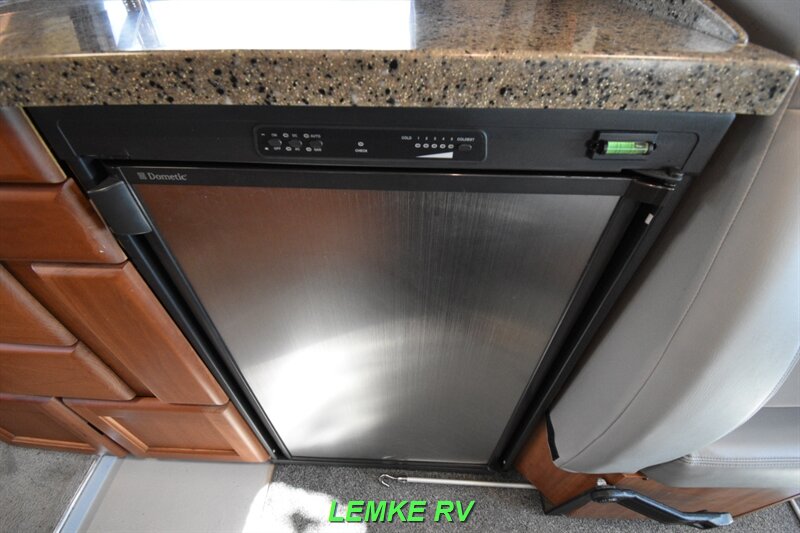 2009 Roadtrek Versatile 210   - Photo 15 - Rocklin, CA 95677