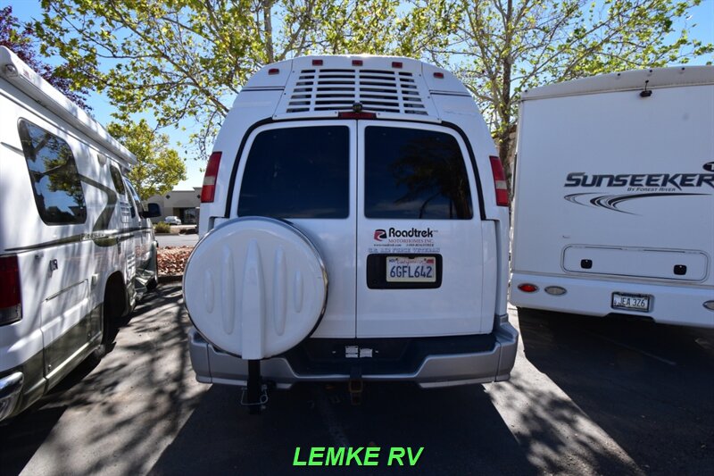 2009 Roadtrek Versatile 210   - Photo 8 - Rocklin, CA 95677