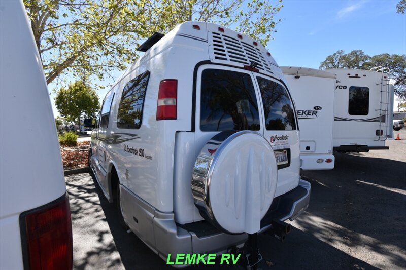 2009 Roadtrek Versatile 210   - Photo 7 - Rocklin, CA 95677