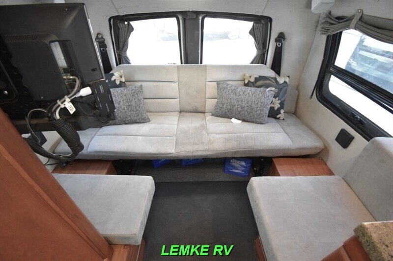2009 Roadtrek 210 Versatile   - Photo 15 - Rocklin, CA 95677