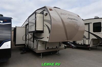 2016 Forest River Rockwood Signature Ultra Lite 8289WS