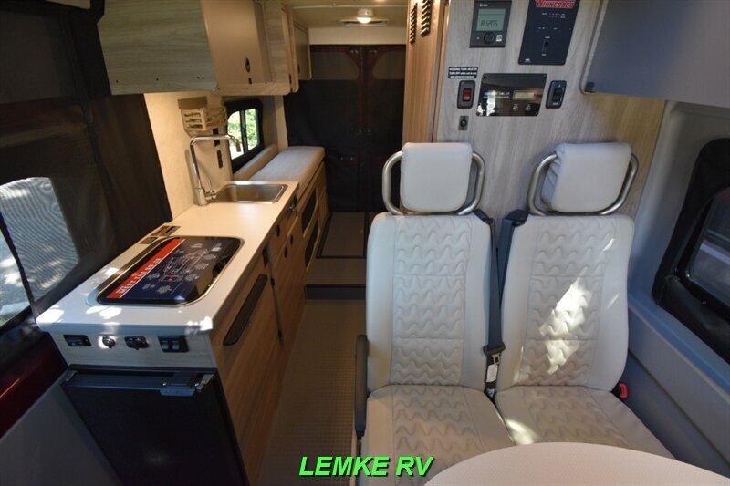 2022 Winnebago Solis 59P  