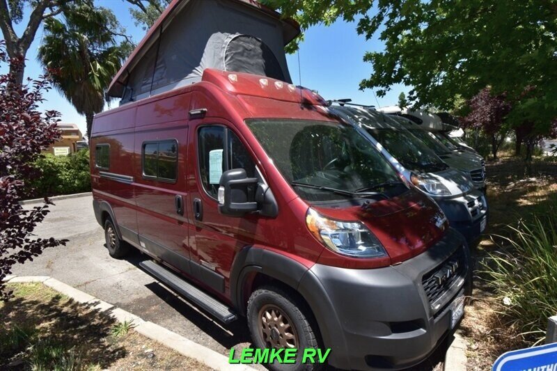 2022 Winnebago Solis 59P  