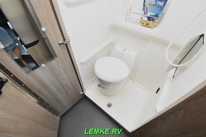 2022 Winnebago Solis 59P   - Photo 20 - Rocklin, CA 95677