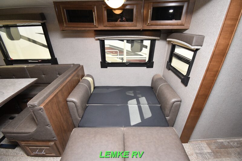 2019 Forest River Rockwood Signature Ultra Lite 8326BHS   - Photo 25 - Rocklin, CA 95677