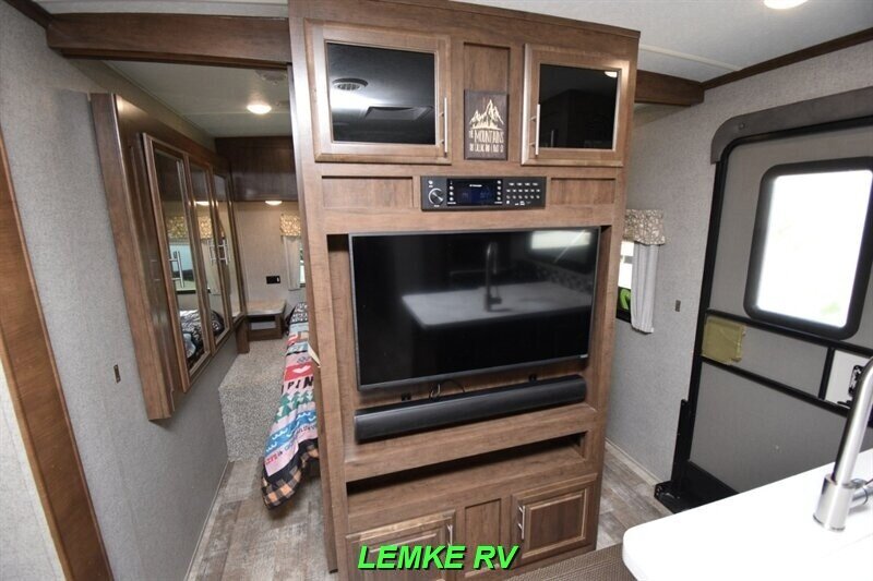 2019 Forest River Rockwood Signature Ultra Lite 8326BHS   - Photo 26 - Rocklin, CA 95677
