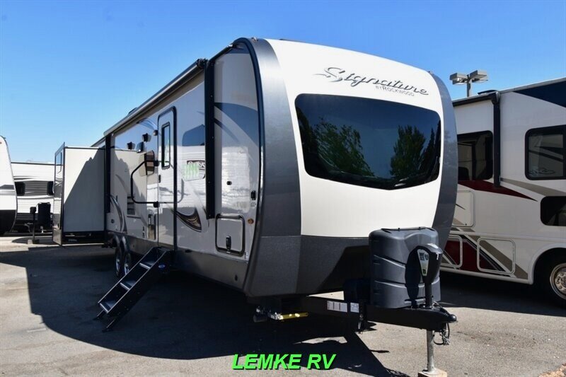 2019 Forest River Rockwood Signature Ultra Lite 8326BHS   - Photo 1 - Rocklin, CA 95677