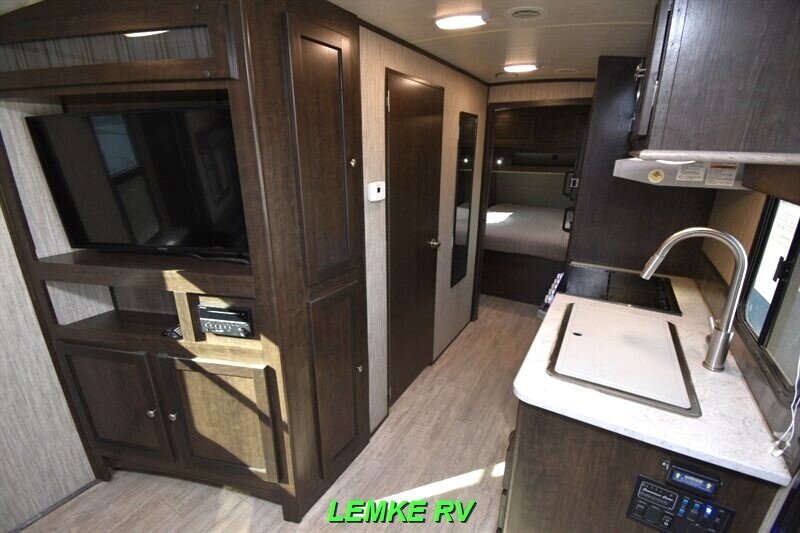 2018 Cruiser RV Shadow Cruiser 200RDS   - Photo 13 - Rocklin, CA 95677