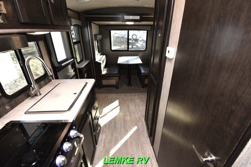 2018 Cruiser RV Shadow Cruiser 200RDS   - Photo 2 - Rocklin, CA 95677