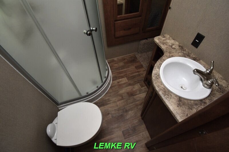 2017 Grand Design Reflection 303RLS   - Photo 24 - Rocklin, CA 95677