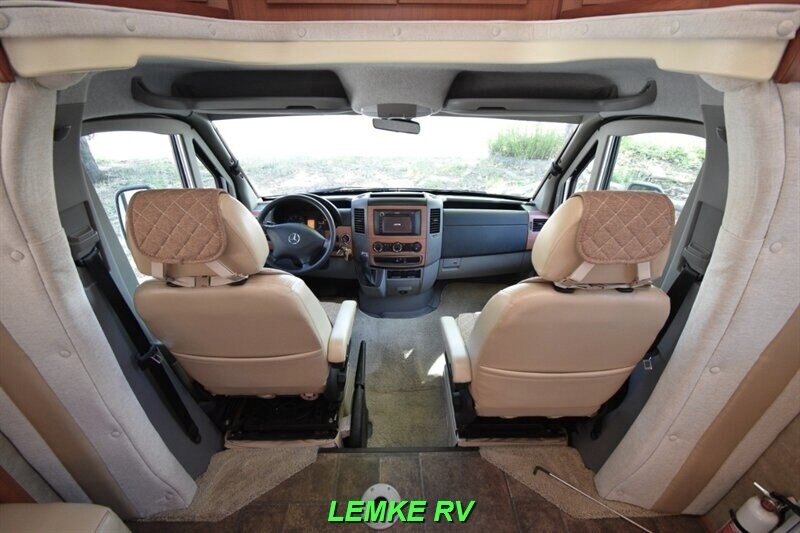 2013 Itasca Navion 24M   - Photo 21 - Rocklin, CA 95677
