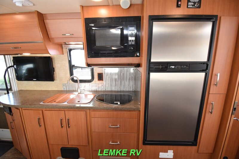 2013 Itasca Navion 24M   - Photo 15 - Rocklin, CA 95677