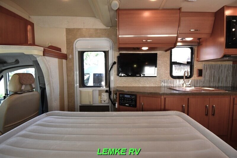 2013 Itasca Navion 24M   - Photo 18 - Rocklin, CA 95677