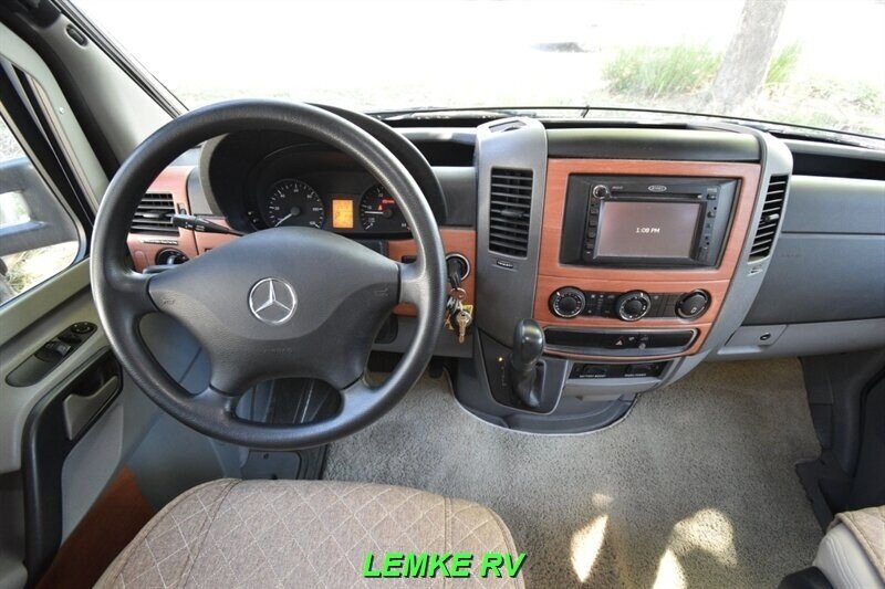 2013 Itasca Navion 24M   - Photo 20 - Rocklin, CA 95677