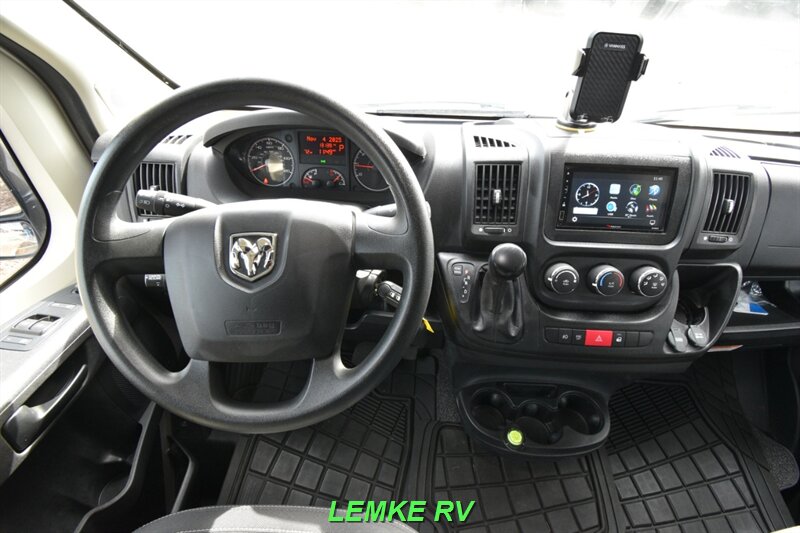 2018 Roadtrek Simplicity SRT   - Photo 23 - Rocklin, CA 95677