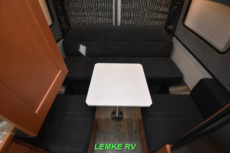 2018 Roadtrek Simplicity SRT   - Photo 14 - Rocklin, CA 95677