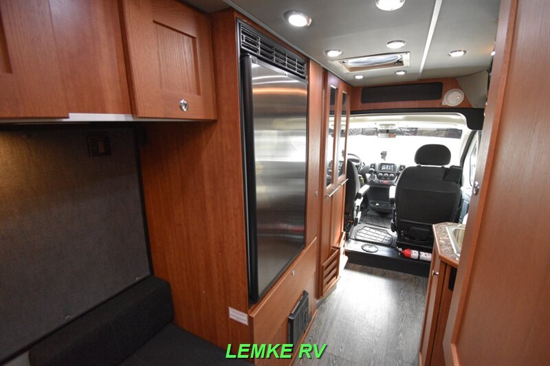 2018 Roadtrek Simplicity SRT   - Photo 21 - Rocklin, CA 95677