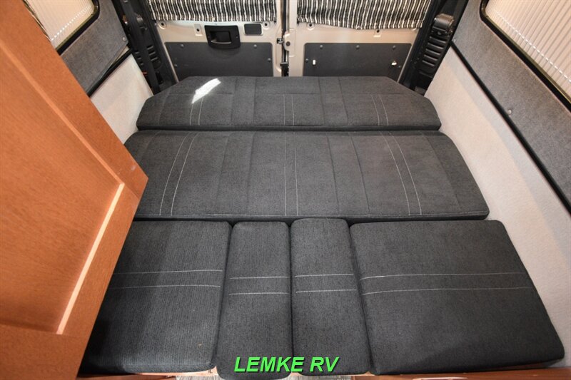 2018 Roadtrek Simplicity SRT   - Photo 18 - Rocklin, CA 95677