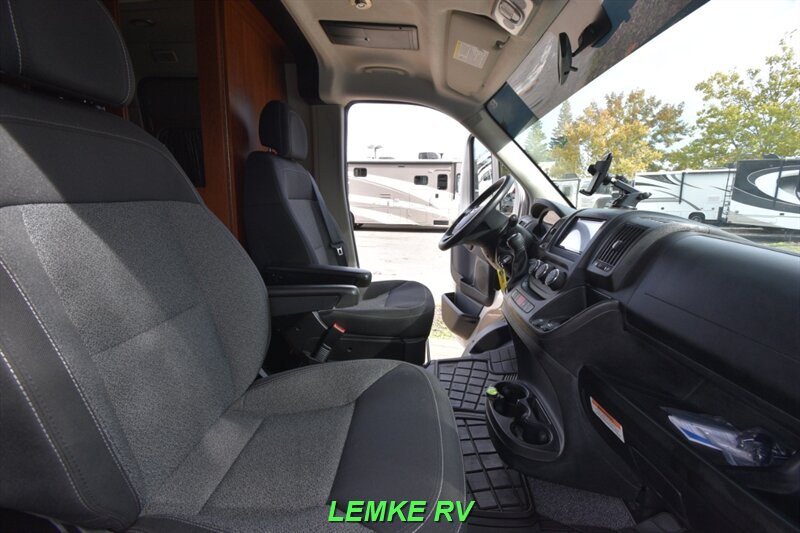 2018 Roadtrek Simplicity SRT   - Photo 26 - Rocklin, CA 95677