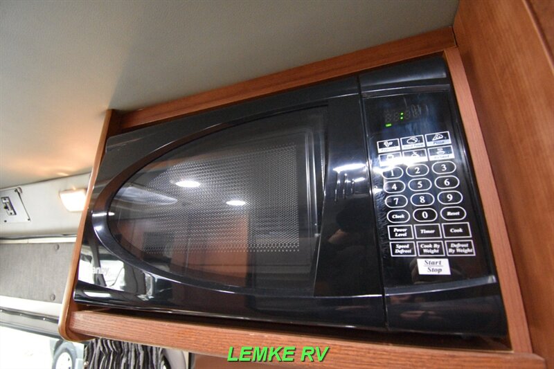 2018 Roadtrek Simplicity SRT   - Photo 25 - Rocklin, CA 95677