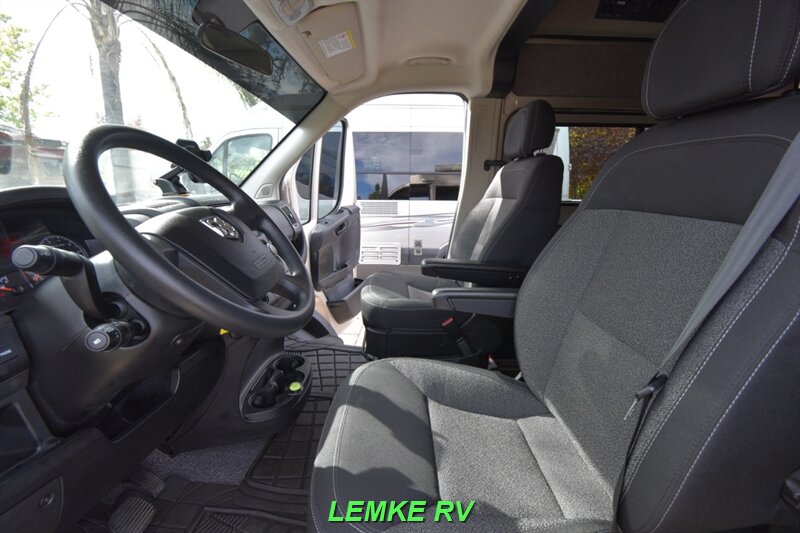 2018 Roadtrek Simplicity SRT   - Photo 10 - Rocklin, CA 95677